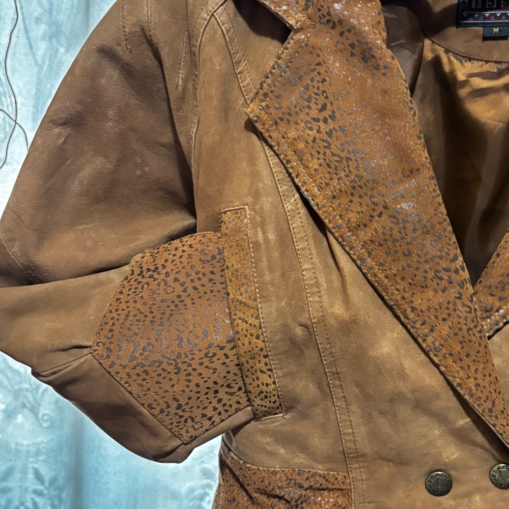 Authentic Adler Leather Jacket short waisted w/animal print & padded shoulders - Picture 3 of 16